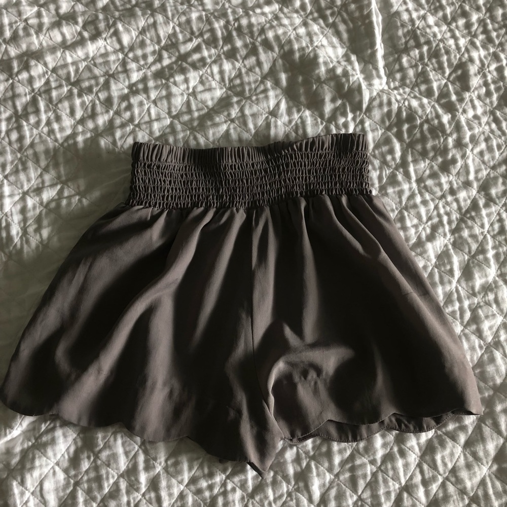 BCBG grey summer elastic waist shorts